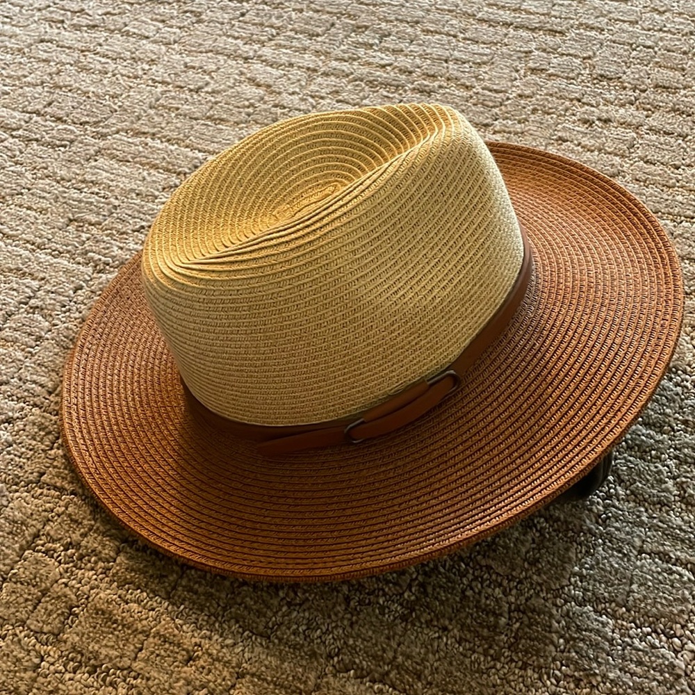Two-toned beige and brown hat leather accent strap one size
